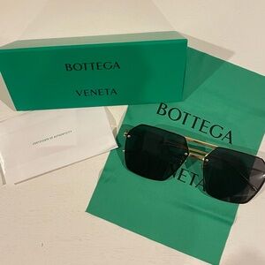 New Bottega Veneta BV1012S Aviator sunglasses
